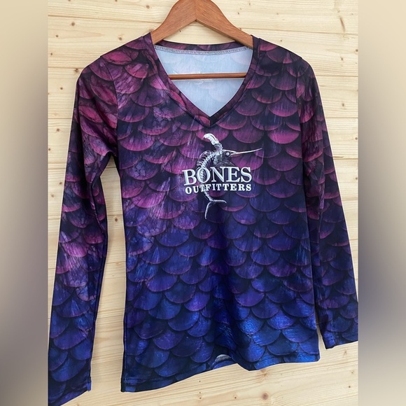 BONES OUTFITTERS Purple Royal Scales Women’s Small Long Sleeve UPF50+ Shirt - Picture 2 of 10
